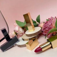 Rouge à lèvres mat de luxe bio personnalisable, enrichi en vitamines C et E, marque privée, soyeux, lisse, longue tenue, hydratant, à base de minéraux