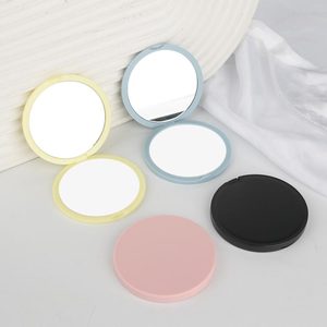 Hai mặt cầm tay dễ thương túi nhựa nhỏ có thể gập lại hình tròn du lịch trang điểm gương nhỏ gọn với logo tùy chỉnh - Product Image 6