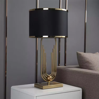 Lampe de chevet de table moderne nordique en métal blanc avec abat-jour en tissu, commande tactile, E26, lumière chaude 3000K, certifiée CE