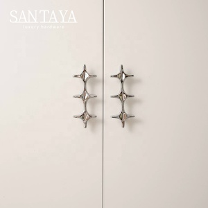 Tiradores <span class=keywords><strong>de</strong></span> latón cromado sólido Santaya para gabinetes <span class=keywords><strong>de</strong></span> cocina, pomos para cajones <span class=keywords><strong>de</strong></span> dormitorio y tiradores <span class=keywords><strong>de</strong></span> muebles - Product Image 1