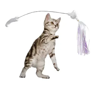 Filo di plastica Elettrico a Batteria Pet Kitty Rompicapo Rotazione Divertente Bastone Gatto Prendere In Giro Giocattolo