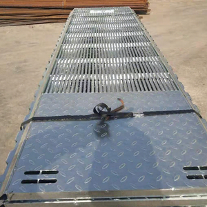 Plancher grillagé triangulaire en acier galvanisé à chaud pour porcherie, anti-corrosion, anti-morsure, pour cage de mise bas - Product Image 1