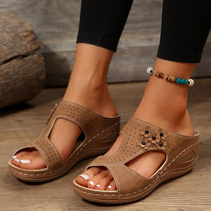 Nuovi Sandali Estivi con Zeppa per Donna, Ciabatte con Fiori in Taglie Grandi - Product Image 2