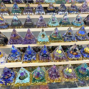 卸売 レジン ピラミッド 水晶 オルゴナイト ピラミッド 七つのチャクラ 精神の癒し インテリア装飾用 - Product Image 6