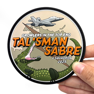 ПВХ нашивки на липучке (велкро) с крючками и петлями, нашивки на заказ из ПВХ для одежды, пришивные и термоклеевые нашивки - Product Image 3