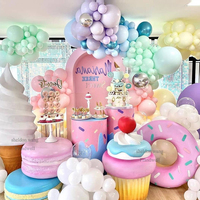 Décoration d'anniversaire pastel candy land/accessoires d'ornements de macaron à donuts pastel légers/décorations de canne à bonbons larges pour l'extérieur