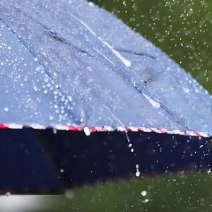Paraguas Publicitario Plegable de Tres Secciones con Protección UV y Resistente a la Lluvia, con Logotipo Personalizado, para Hombres y Mujeres - Product Image 3