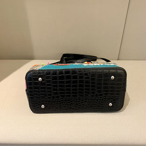 กระเป๋าถือผู้หญิงลายเรขาคณิตสำหรับฤดูใบไม้ร่วงและฤดูหนาว  วัสดุ PU ทนทาน ปิดด้วยซิป พกพาสะดวก พร้อมลายปัก - Product Image 5