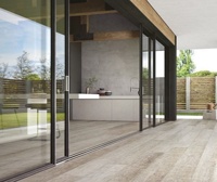 Porte coulissante extérieure moderne en aluminium, robuste, insonorisée, étanche, isolante thermiquement, double couche