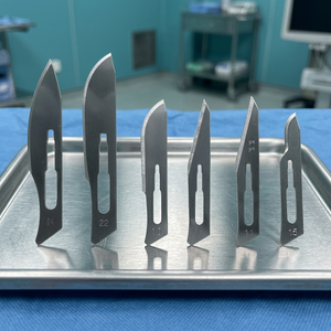 Lames chirurgicales stériles en acier inoxydable, boîte de 12 pièces, lames de scalpel jetables pour usage hospitalier et clinique - Product Image 2