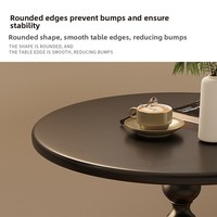Table d'appoint ronde vintage en bois, table basse sculptée sur piétement, table d'angle rétro pour salon