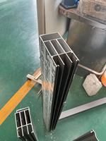Centro de Fresado CNC de 4 Ejes y 3 Lados para Perfiles de Aluminio para Ventanas, Muros Cortina y Terrazas Acristaladas