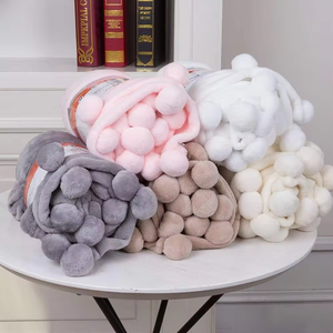 โรงงานจี<span class=keywords><strong>น</strong></span>บ้าน<span class=keywords><strong>น</strong></span>ุ่มสิ่งทูตปอมปอมผ้าห่มพรีเมี่ยมFuzzy Flannelเตียงโซฟาโยนผ้าห่มที่กําหนดเองปอมปอมผ้าห่มขนแกะ - Product Image 2