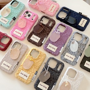 Étui de téléphone en polaire bouclée couleur unie, avec joli pendentif en cuir, coque de protection antichoc pour iPhone 15 Pro Max <span class=keywords><strong>14</strong></span> 16 17 Pro Max - Product Image 1