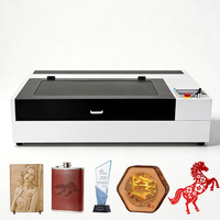 Cortadora y Grabadora Láser CO2 de Escritorio 4060 de 60W con Mesa de Nido de Abeja, Guía Lineal y Rueda de Control de Velocidad, Mini Máquina para Madera y Acrílico