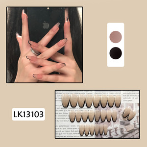 Faux ongles 24 pièces en gros en usine de styles japonais et coréen Design coloré coeur étoile pour application au doigt - Product Image 3