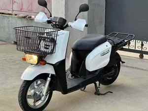 <span class=keywords><strong>Scooter</strong></span> sport <span class=keywords><strong>vintage</strong></span> <span class=keywords><strong>Yamaha</strong></span> GEAR50 japonais, moteur à quatre temps EFI, refroidissement par eau, trois soupapes, 50-100CC, 61-80km/h - Product Image 2