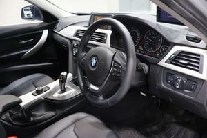 Vehículo de <span class=keywords><strong>Segunda</strong></span> <span class=keywords><strong>Mano</strong></span> <span class=keywords><strong>2015</strong></span>, Sedán de Lujo 318I, Gasolina, Automático, Volante a la Derecha, Interior Oscuro en Cuero, en Venta - Product Image 5