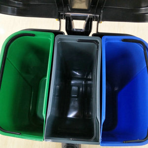 Poubelle à pédale à trois compartiments de 50 L, grande taille, poubelle à pédale en plastique pour restaurants et hôtels, vente en gros disponible - Product Image 2