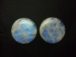 Pierre de lune arc-en-ciel naturelle ronde dos plat cabochons de taille calibrée pierres précieuses de guérison en vrac au prix d'usine en gros - Product Image 4