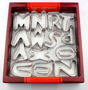 Ensemble d'ustensiles de pâtisserie de Noël : tampons à biscuits en silicone avec manche en bois massif et deux moules de rechange pour les tâches quotidiennes de pâtisserie des fêtes - Product Image 1