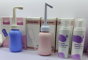 Kit Posparto Femenino Personalizado con Botella Perineal Refrescante, Espuma Perineal Curativa No Tejida y Forros de Avellana para Mamás - Product Image 6