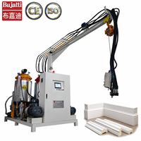 Machine d'injection de mousse PU haute pression pour plinthes décoratives