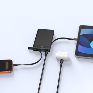 Power Bank Personalizzato OEM 10000mAh con Ricarica Rapida PD 22.5W, Display LED, Cavo Type-C e Lightning - Product Image 2