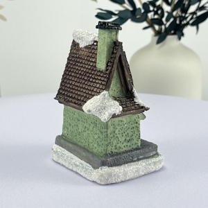 Maison de village de Noël lumineuse faite à la main de haute qualité, adorable miniature architecturale recouverte de neige, décoration de table - Product Image 6