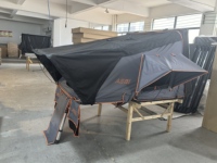 Nouvelle conception, tente de toit universelle, imperméable, coque rigide, échelle télescopique, poteau en aluminium, tissu en toile, quatre saisons, montage rapide