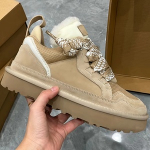 Série de bottes Uggs personnalisées pour hommes et femmes, doublées de laine, douces et confortables, imperméables et résistantes à la neige, pour la randonnée en plein air - Product Image 4