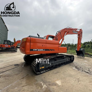 Excavatrice d'occasion originale coréenne Excavatrice hydraulique sur chenilles 20 tonnes Doosan DX225 DX220 DX200 Excavatrice Doosan 20 tonnes 22 tonnes d'occasion - Product Image 1