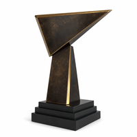 Trophée sportif personnalisé en métal Groove avec figurine dorée et cadre anthracite, récompense écologique imprimée UV
