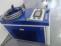 LYLASER Max Machine de nettoyage CNC refroidie à l'eau 1500W Ligne verte pour l'élimination de la rouille et de l'huile sur tôles, machines pour ponts et automobile