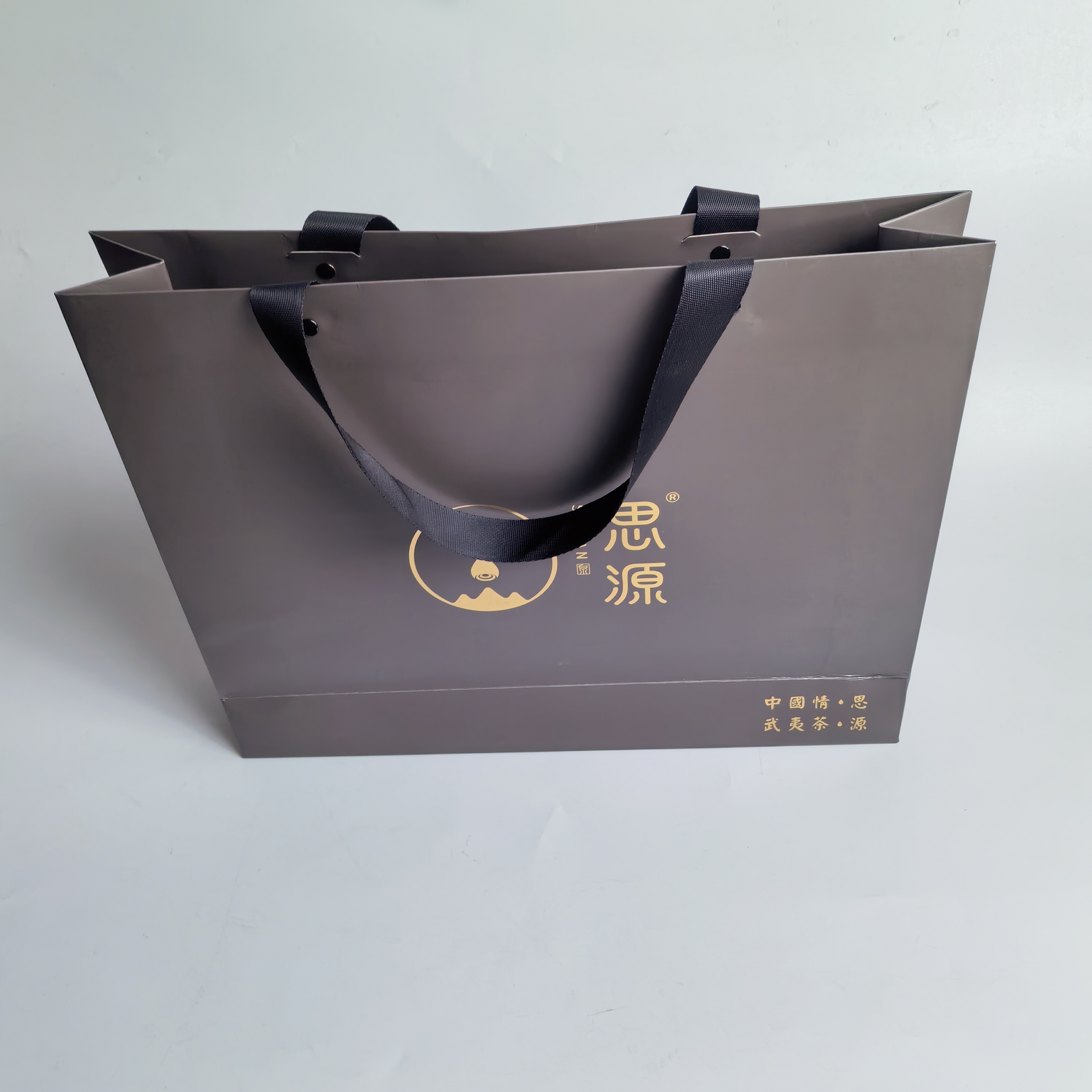 Custom Printed Offset Printing Eco-Friendly Kraft Paper Bags Drawstring Ribbon Durable Reusable Classic Style Premium Gift Craft