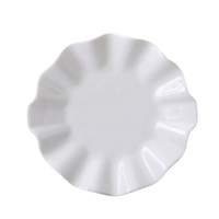 Assiette en céramique blanche moderne à motif floral irrégulier en forme de vague, plateau en porcelaine en forme de feuille de lotus, compatible lave-vaisselle et micro-ondes, vente en gros