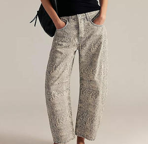 กางเกงยีนส์ขาทรงกระบอกพิมพ์ลาย Paisley สำหรับผู้หญิงสไตล์ตะวันตก - Product Image 4