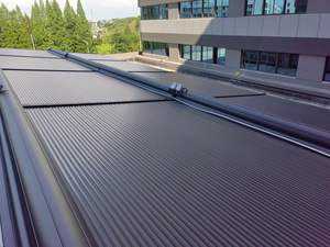 Toldos laterales retráctiles automáticos para exteriores modernos Toldos de puerta de persiana <span class=keywords><strong>enrollable</strong></span> de aleación de aluminio Ventanas de tragaluz de formato eléctrico - Product Image 6