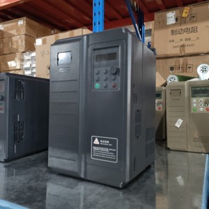 VFD 5.5KW 220V ตัวแปลงความถี่แบบเฟสเดียวสำหรับมอเตอร์ที่มีเอาต์พุต 3 เฟสและการควบคุม 0-400HzPWM V/F XLY7000 220v 5.5KW - Product Image 5
