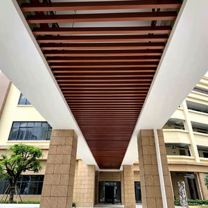 Panel de Techo de Láminas de Aleación de Aluminio en Forma de U, Panel de Techo Moderno Impermeable e Ignífugo para Entrada de Centro Comercial - Product Image 1