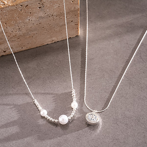 Collier double couche en acier inoxydable plaqué argent pour femme avec pendentif imitation perle et zircone pour mariage et usage quotidien - Product Image 5