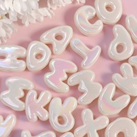 Perles de lettres en acrylique irisées effet gelée, plaquées UV, entretoises alphabétiques pour DIY, breloques de téléphone, accessoires de porte-clés, vente en gros en vrac
