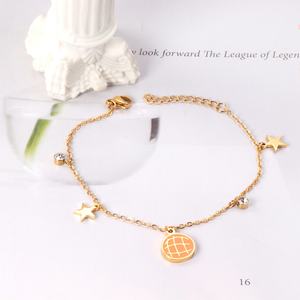 จัดส่งฟรี เครื่องประดับผู้หญิง สร้อยข้อมือสแตนเลสชุบทองคำขาวประดับเพชรคริสตัล - Product Image 3