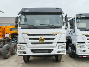 HOWO robuste 6x4 roue motrice blanc camion à benne basculante nouvellement construit côté droit métal Euro 2 norme d'émission caméra arrière - Product Image 4