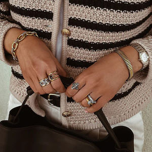 J&D Stahlfarbenes Edelstahl-Armband in Gold- und Silberfarben-Kombination, Oval, Glatt, Gedreht, 23cm - Product Image 2