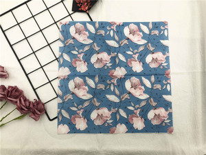 Serviettes de table jetables en pâte de bois vierge, 2 plis, 4 volets, 12 g/m², 42x36 cm, 150 feuilles/sac, 20 sacs/carton, impression de logo personnalisée - Product Image 1