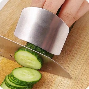 Protecteur de <span class=keywords><strong>doigts</strong></span> anti-coupe pour la <span class=keywords><strong>cuisine</strong></span> Protecteur de main de coupe de légumes en acier inoxydable - Product Image 1