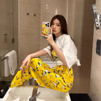 Femmes été maison pyjamas costume court long blanc petit canard jaune fleur jaune pantalon pyjamas ensembles de vêtements de nuit