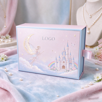 Boîte cadeau rigide personnalisée avec logo pour bijoux, emballage rectangulaire en carton gris avec insert en mousse et ruban de tirage pour ensemble collier et bracelet