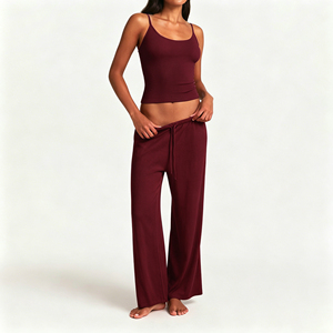 Set Pigiama da Donna in Modal Lenzing, Abbigliamento da Notte Traspirante, Completo con Canotta - Product Image 1